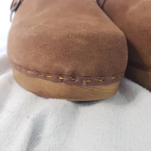 M&C Womens Brown Tan Clogs Suede Size 39 (US 8.5) Made In Spain Buckle Wood Heel - Picture 13 of 15